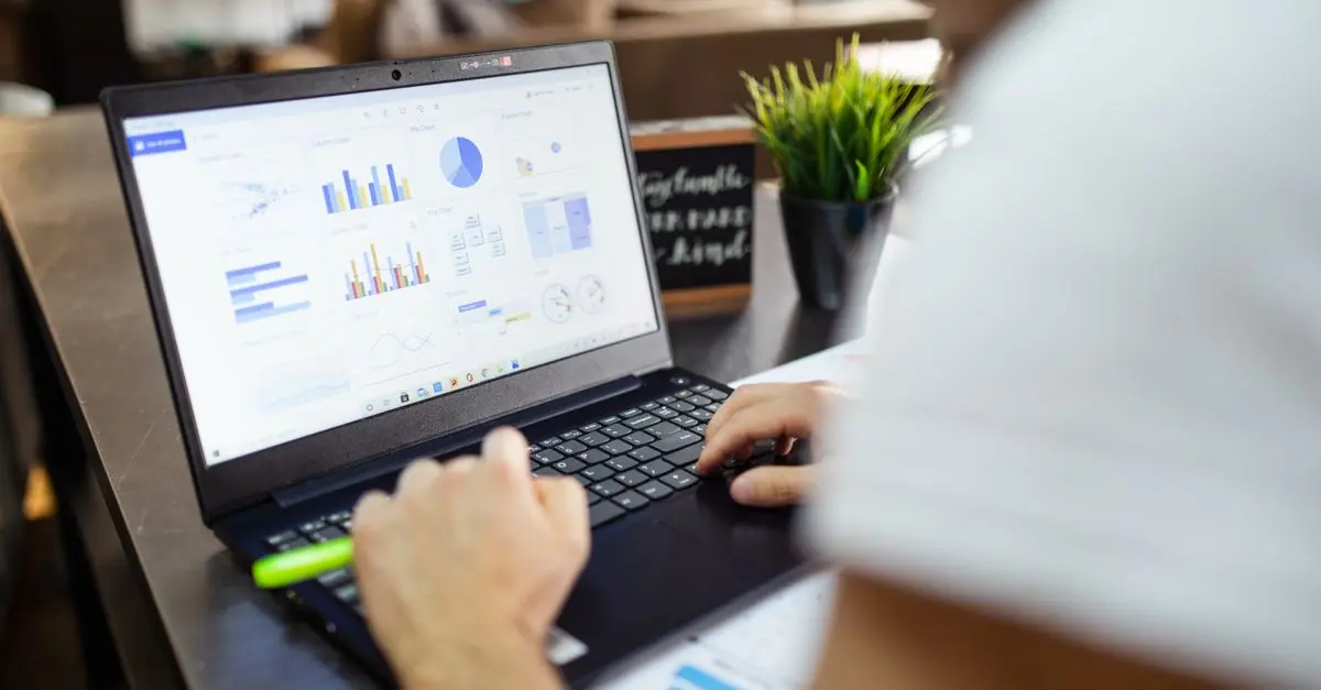 Comment Identifier les Compétences Essentielles d'un Expert Informatique