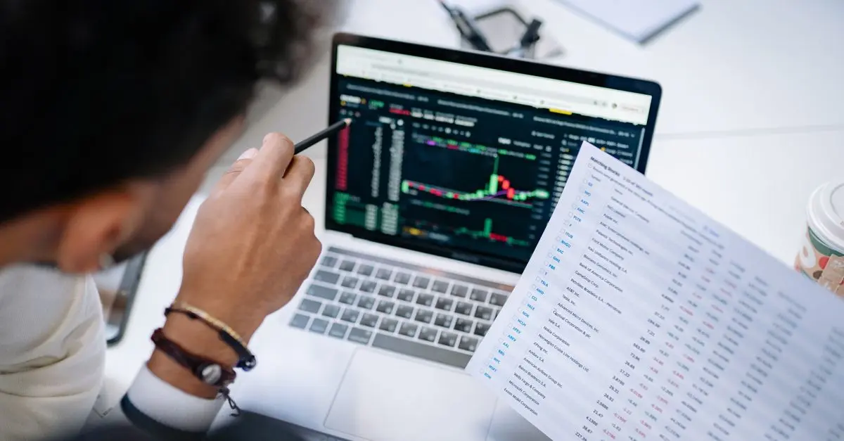 Comment Évaluer la Performance d'un Expert Informatique