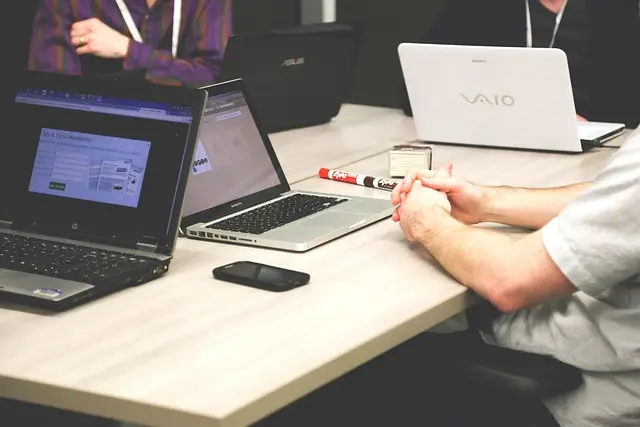 Les Meilleures Pratiques pour Évaluer un Expert Informatique