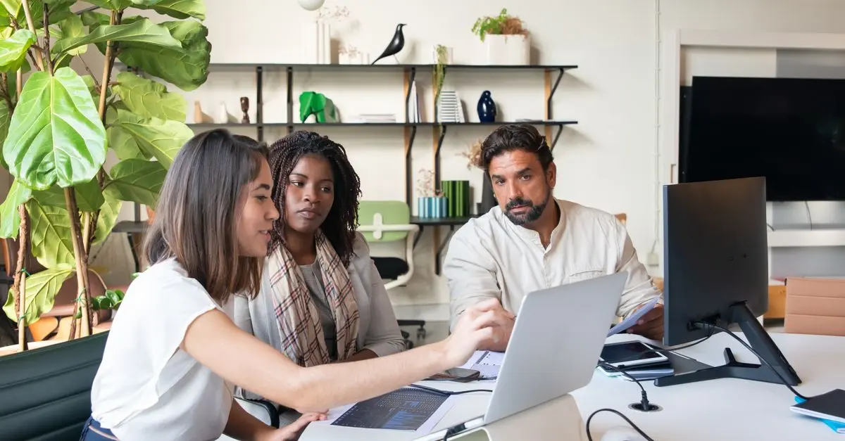 10 Compétences Indispensables pour Devenir un Expert en Informatique